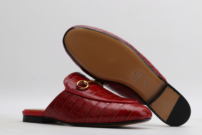 guc loafer