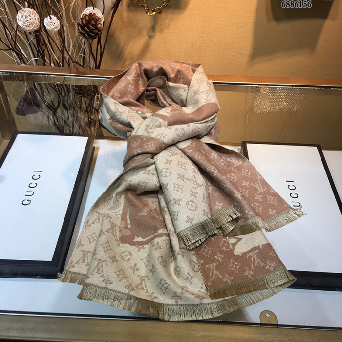 lu vi scarf