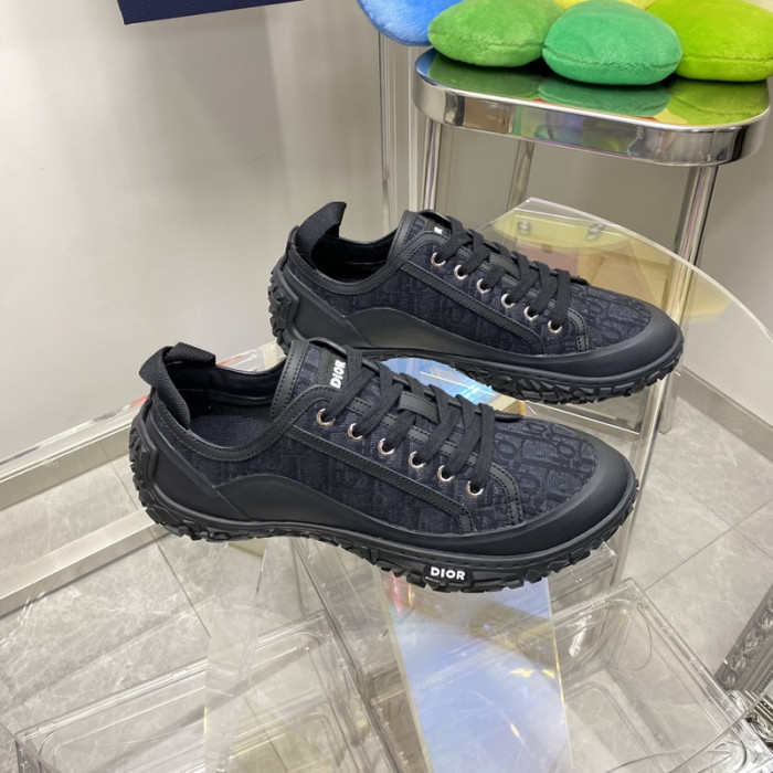 dr b28 low-top sneakers