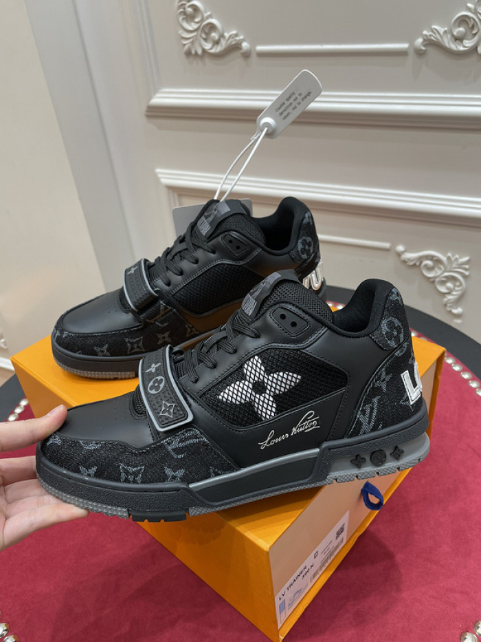 lovt sneaker