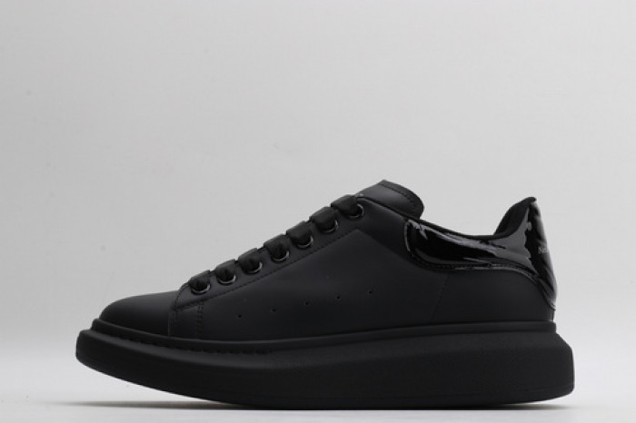 alex mcqu sneakers