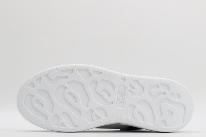 alex mcqu sneakers