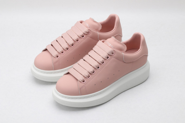 alex mcqu sneakers