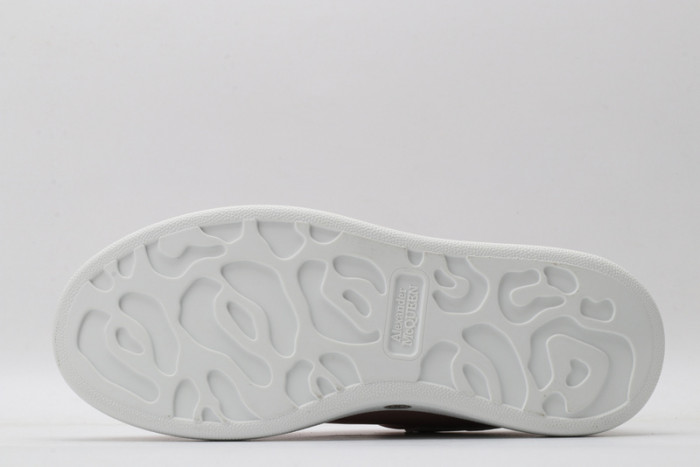 alex mcqu sneakers