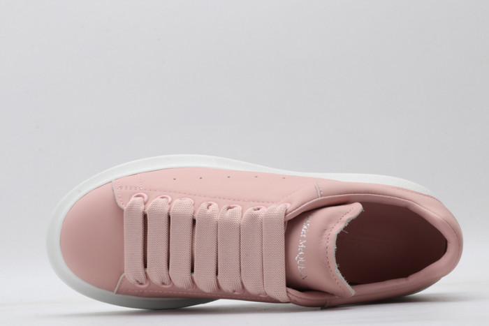 alex mcqu sneakers