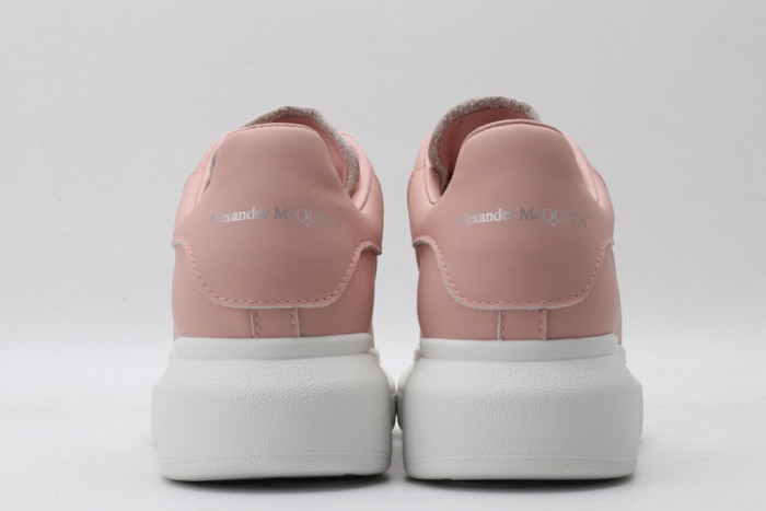 alex mcqu sneakers
