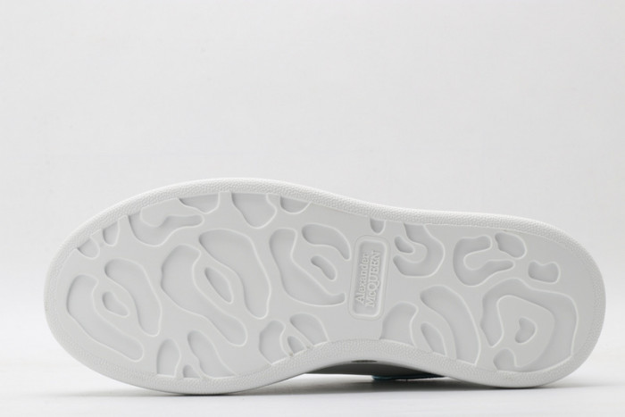 alex mcqu sneakers