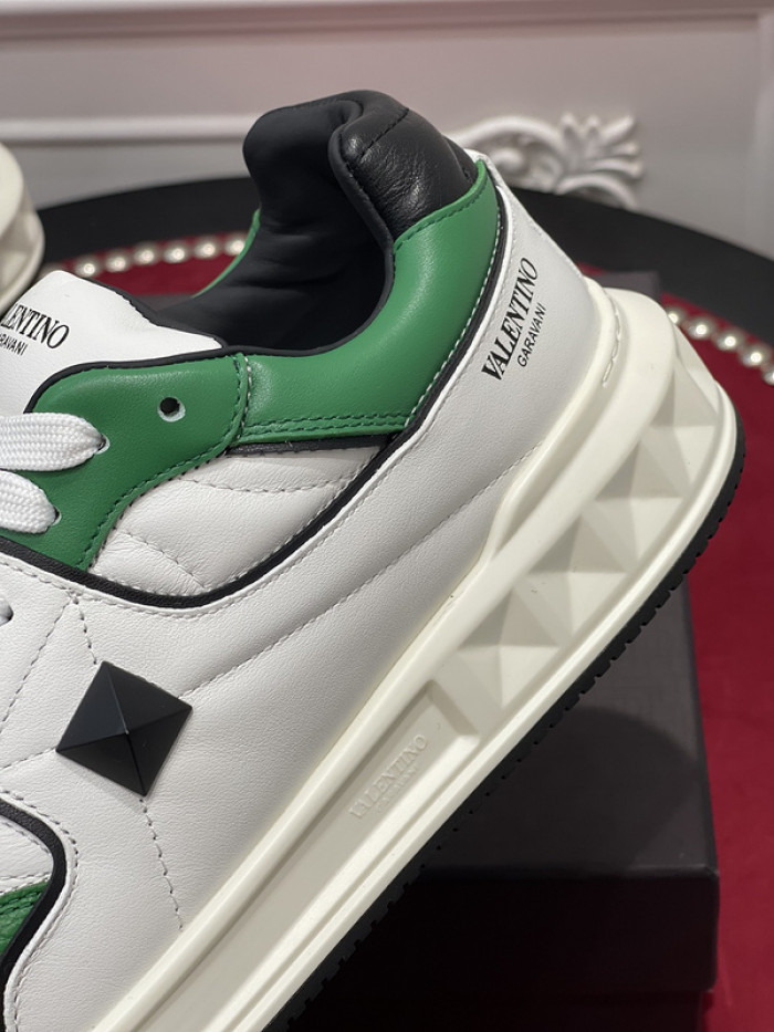 v*lentino sneaker