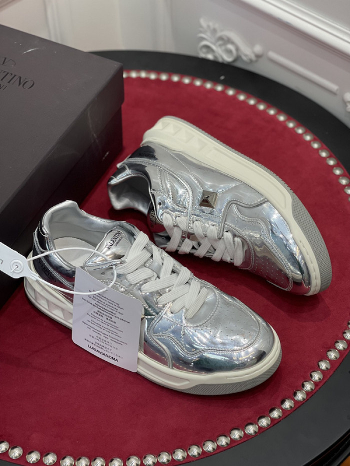 v*lentino sneaker