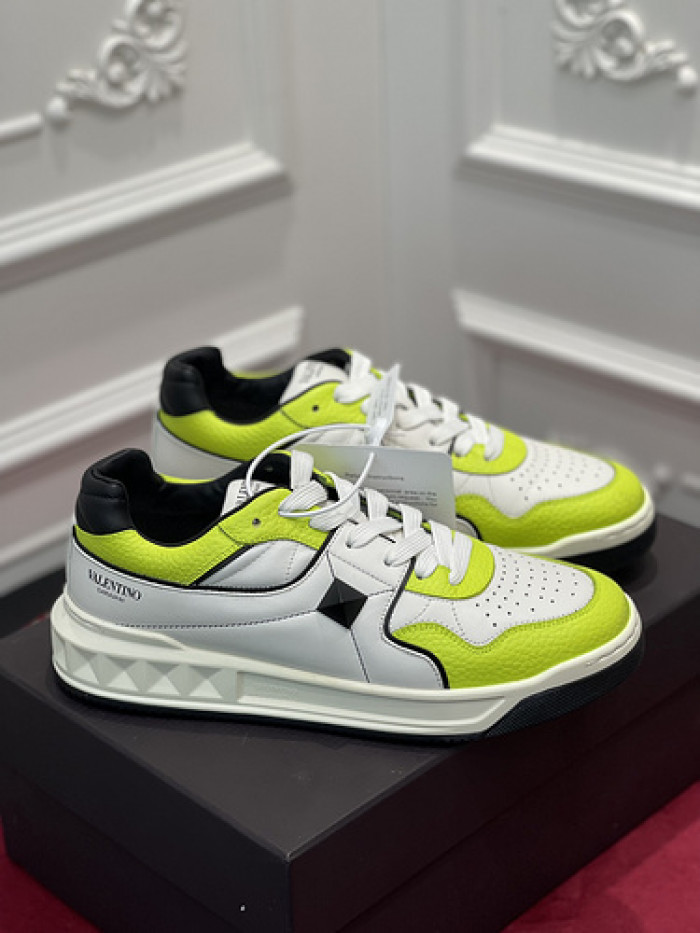 v*lentino sneaker