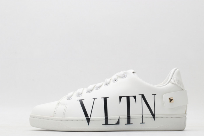 v*lentino sneaker