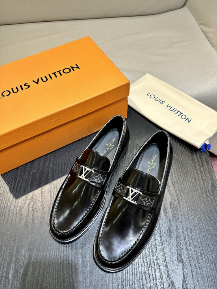 lovt loafer