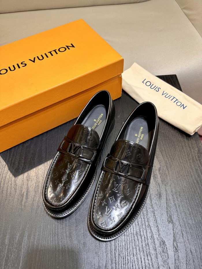 lovt loafer