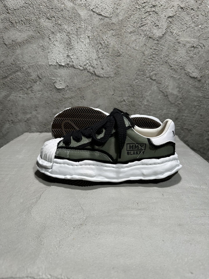 Ma*s*n mihara yasuhiro sneaker