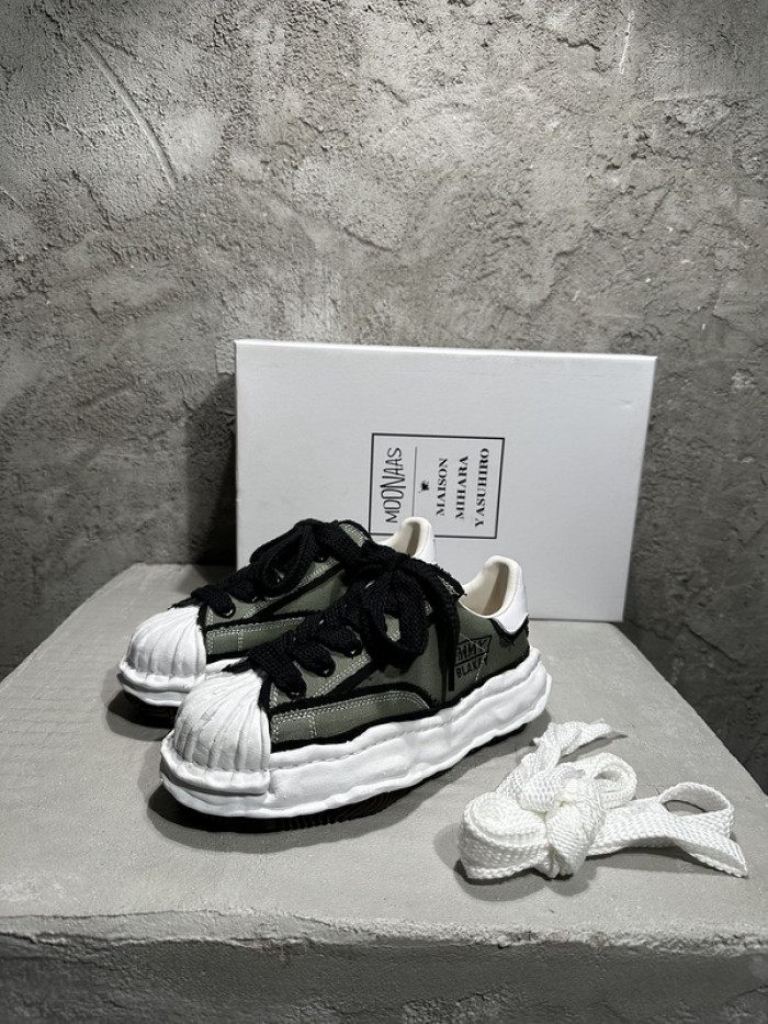 Ma*s*n mihara yasuhiro sneaker