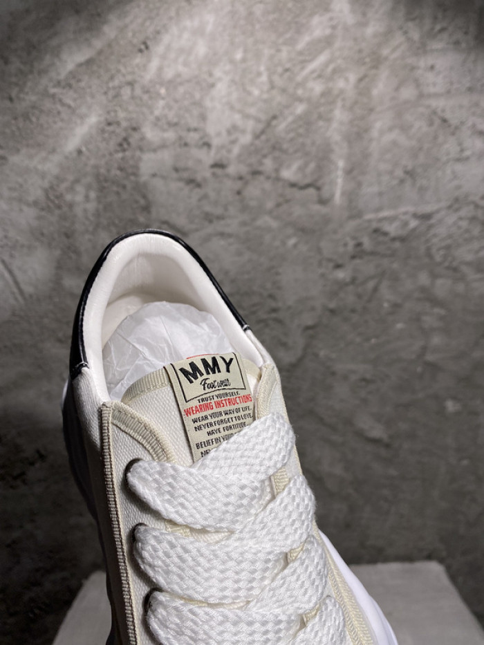 Ma*s*n mihara yasuhiro sneaker