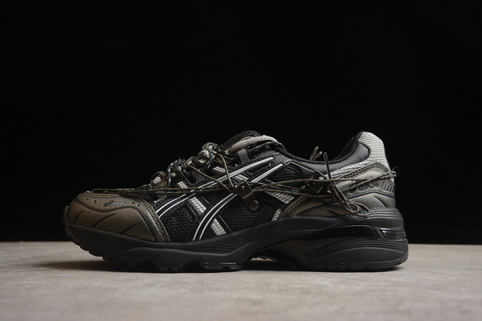 As*ic*s sneaker