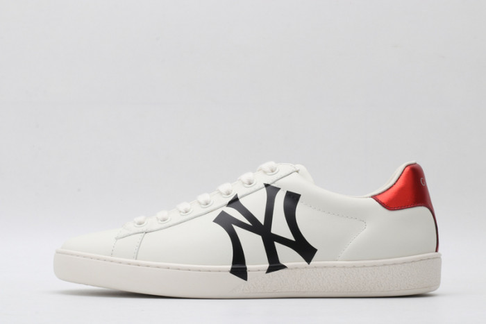 gi ace embroidered low-top sneaker