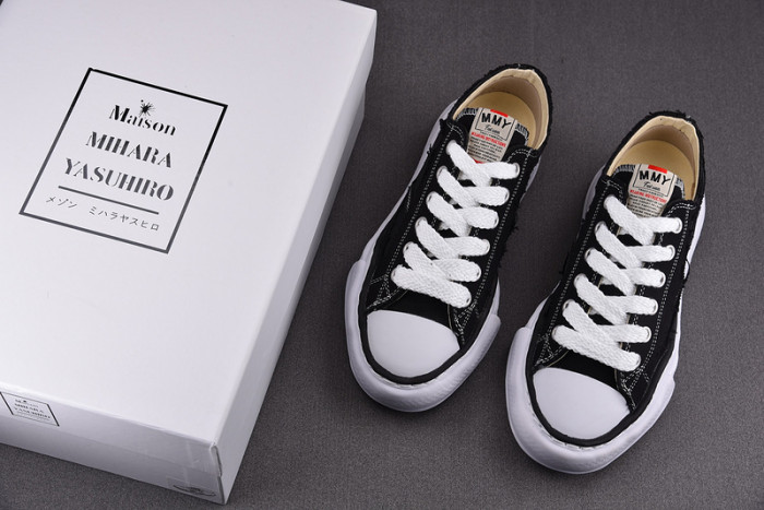 Ma*s*n mihara yasuhiro sneaker