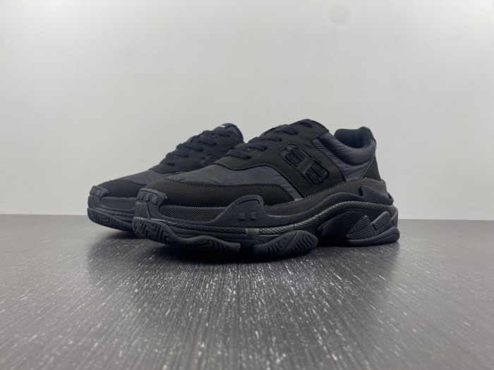 bl triple s trainers sneakers 710157 w3cu1 1000