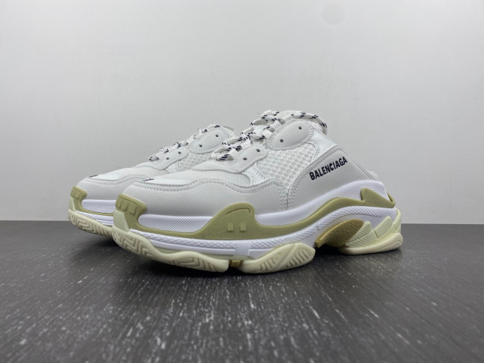 bl triple s trainers sneakers 755686 w3sm2 9097