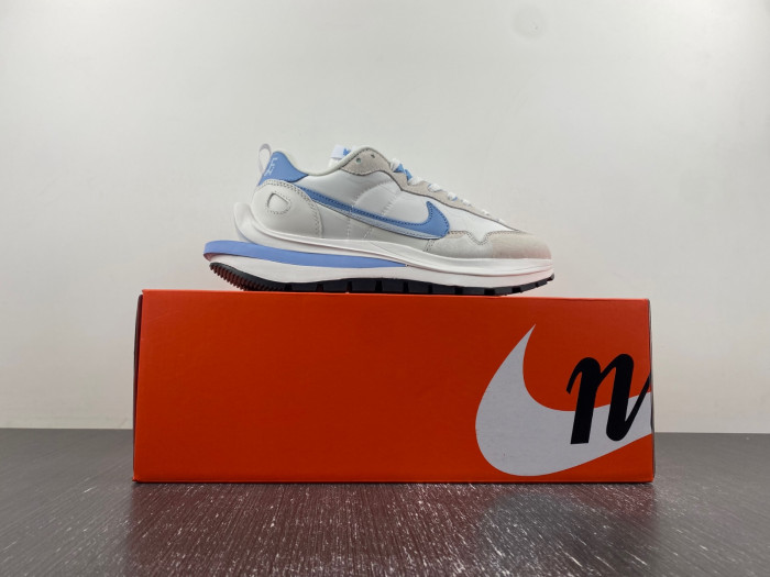 nike sacai x vaporwaffle blue white dd1875-112