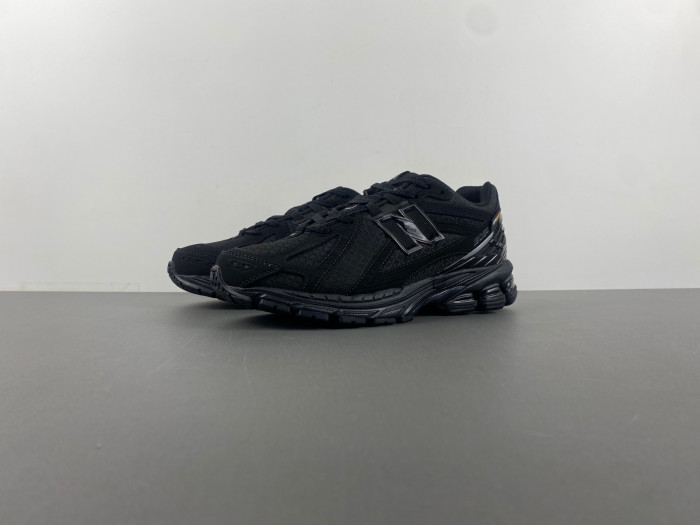 NEW BALANCE 1906R CORDURA BLACK MAGNET M1906RWF