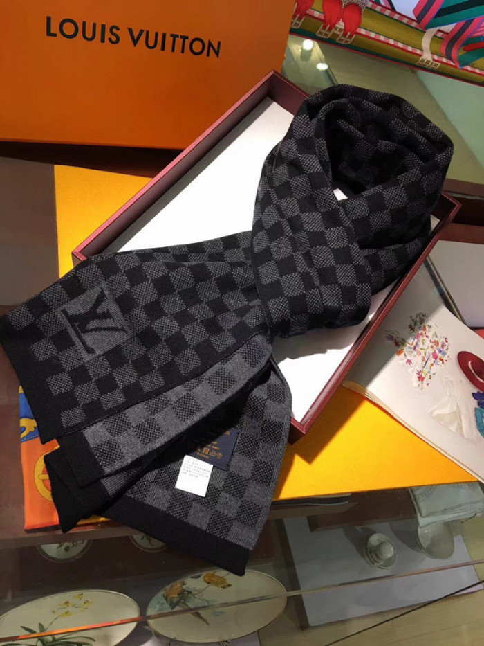 lu vi scarf